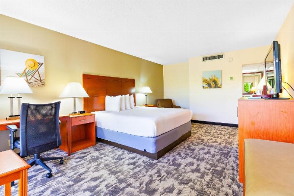 Best Western University Inn image 13