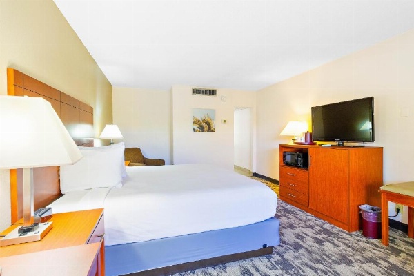 Best Western University Inn image 9